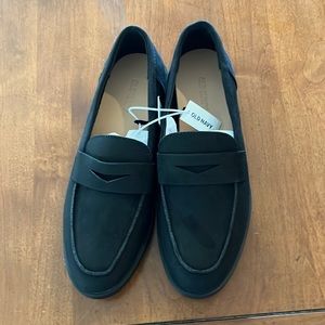 Old Navy black woman’s loafers size 7 new with tags